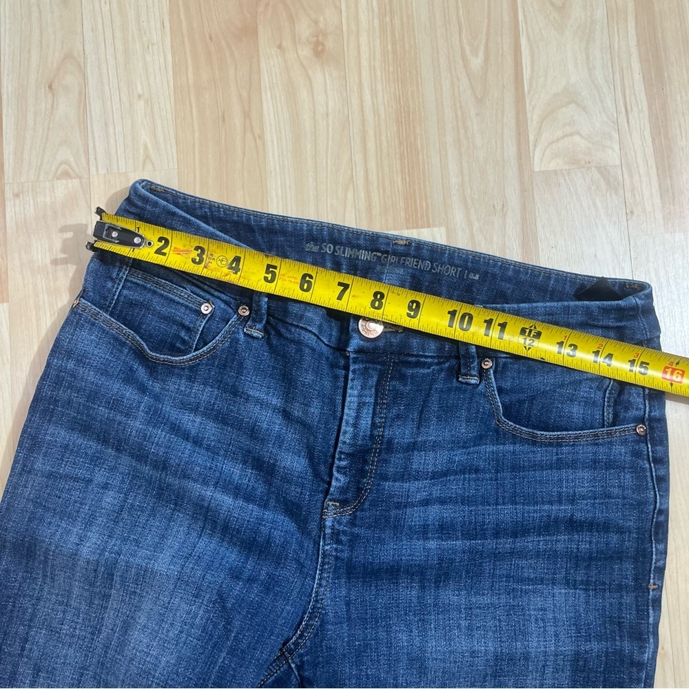 Chicos The So Slimming Girlfriend Short Medium Wash Bermuda Shorts Size 0.5/6 - Picture 4 of 7